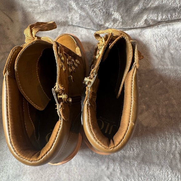 Brown Lace-Up Women's Boots - Picture 6 of 9